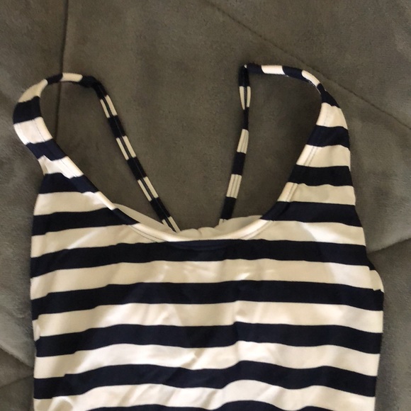 Gap one-piece bather - Picture 2 of 4